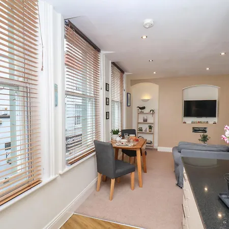 アパート Jolly Roger