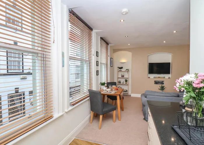 アパート Jolly Roger