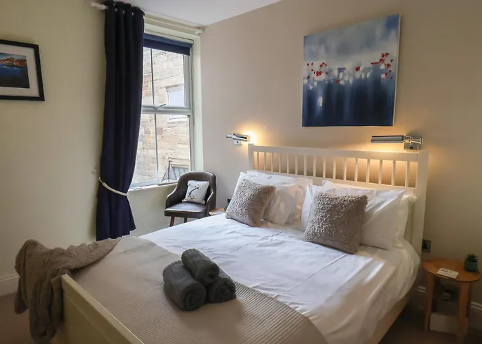 Jolly Roger Apartment *